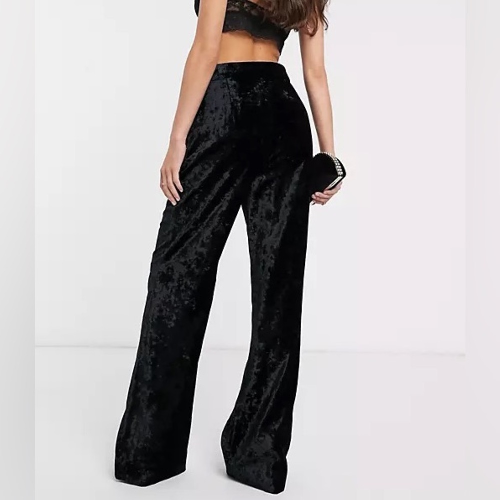 Black misguided velvet pants US 4